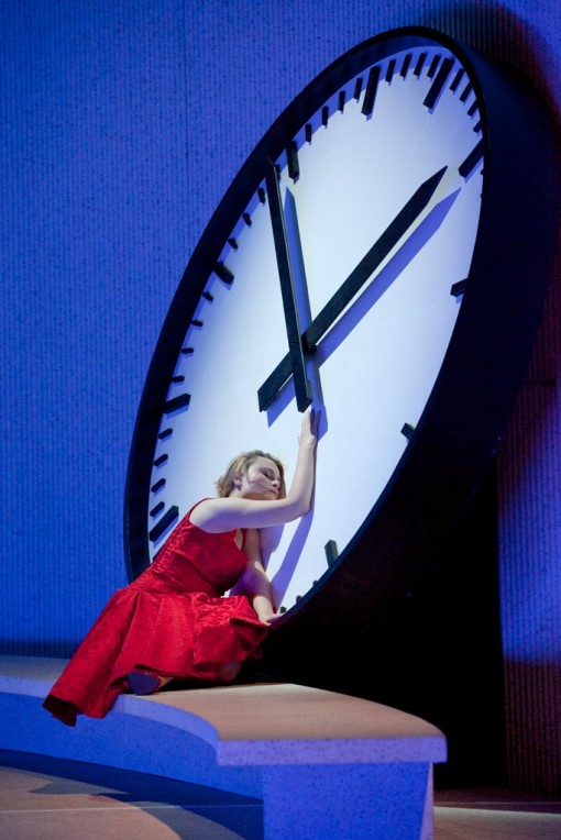 The 5-Dimensional Art: Opera and Time